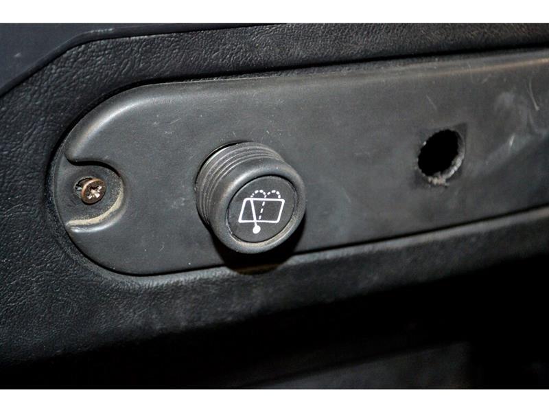 Land Rover Defender 21