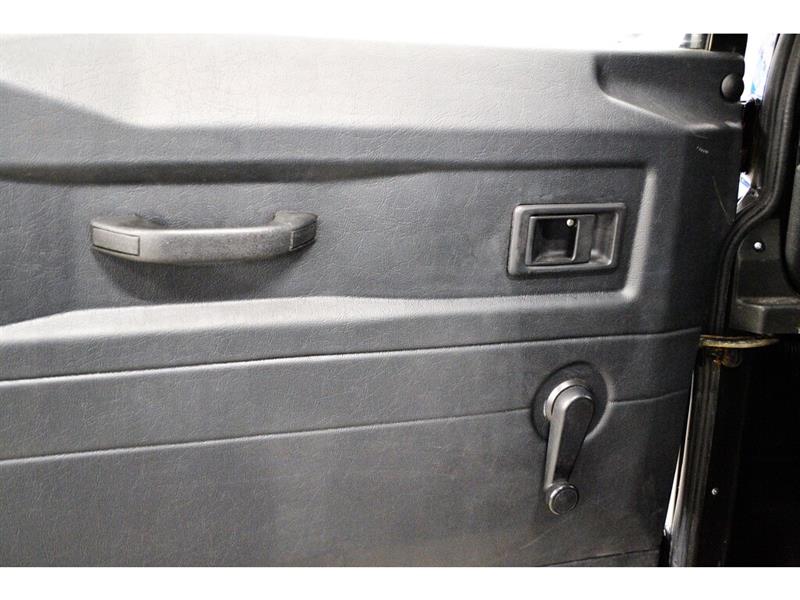 Land Rover Defender 30