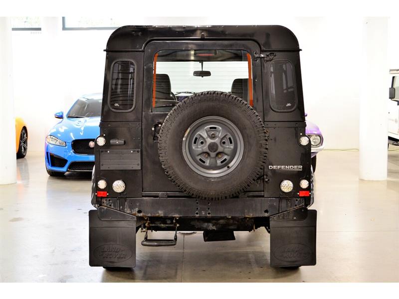 Land Rover Defender 39