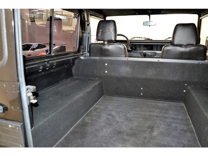 Land Rover Defender 42