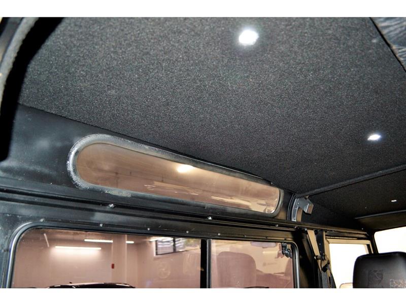 Land Rover Defender 43