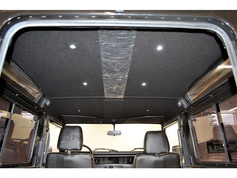 Land Rover Defender 46