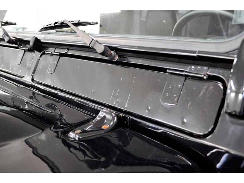 Land Rover Defender 53