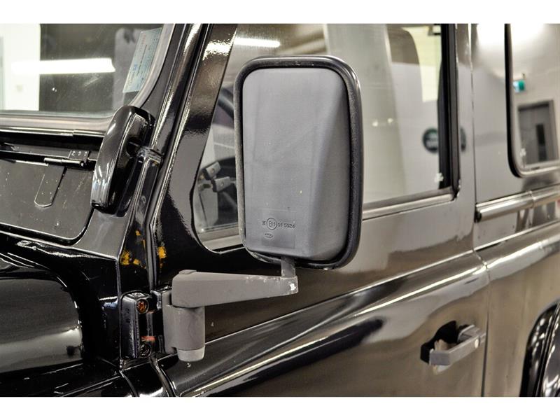 Land Rover Defender 56