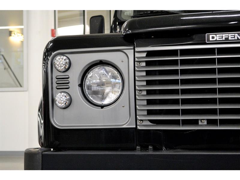 Land Rover Defender 66