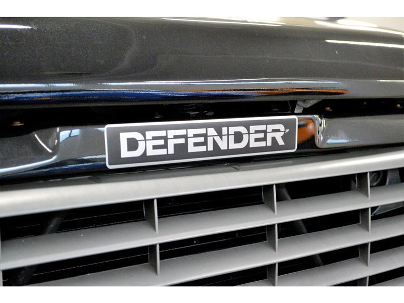 Land Rover Defender 68