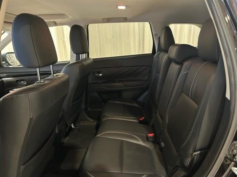 Mitsubishi Outlander 23