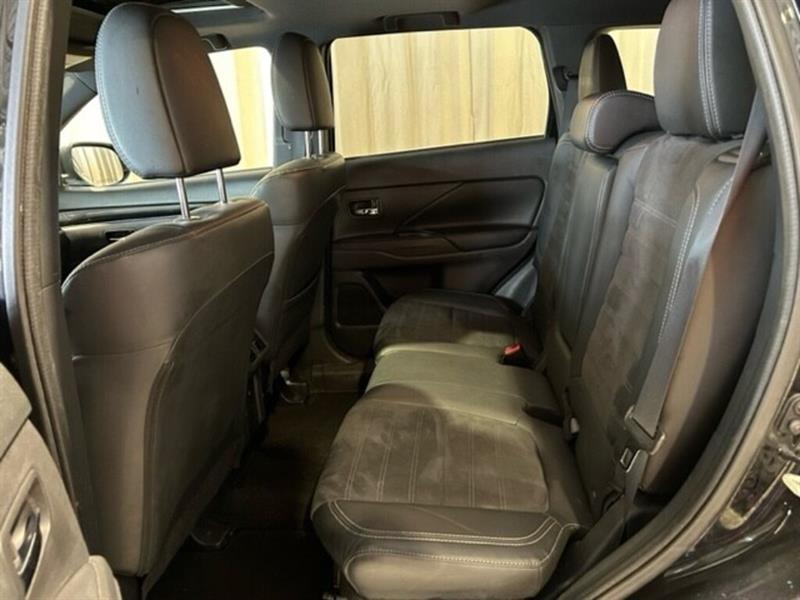 Mitsubishi Outlander 24