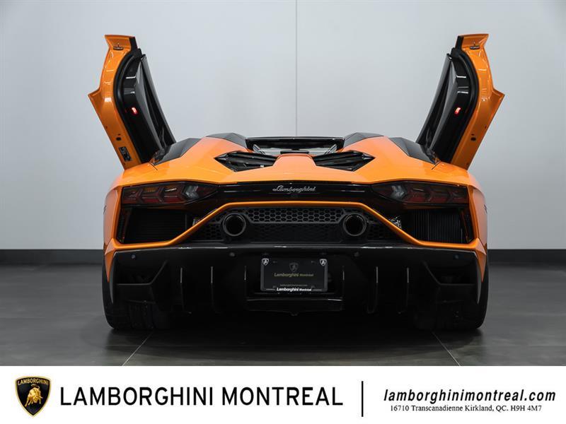 Lamborghini Aventador 8