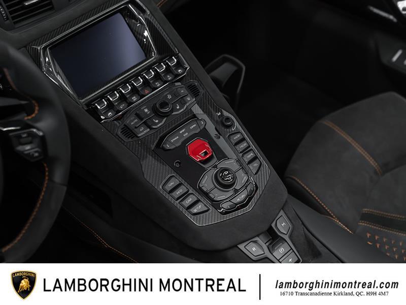 Lamborghini Aventador 31