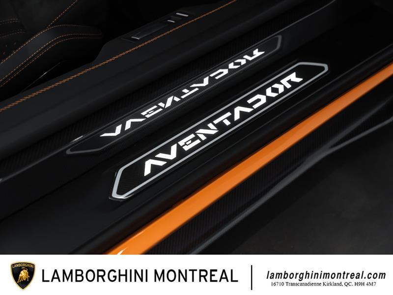 Lamborghini Aventador 33