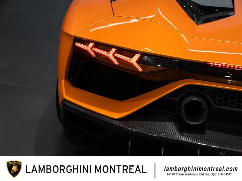 Lamborghini Aventador 34