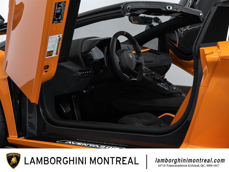 Lamborghini Aventador 35