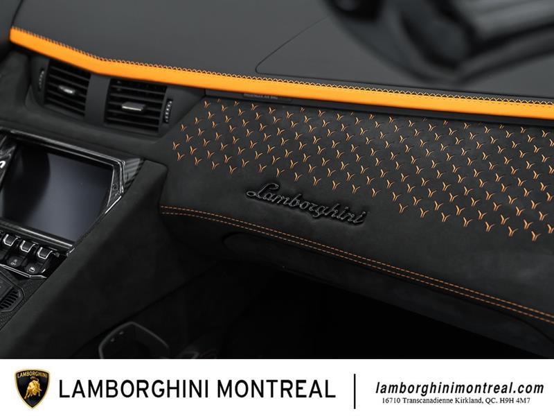Lamborghini Aventador 37