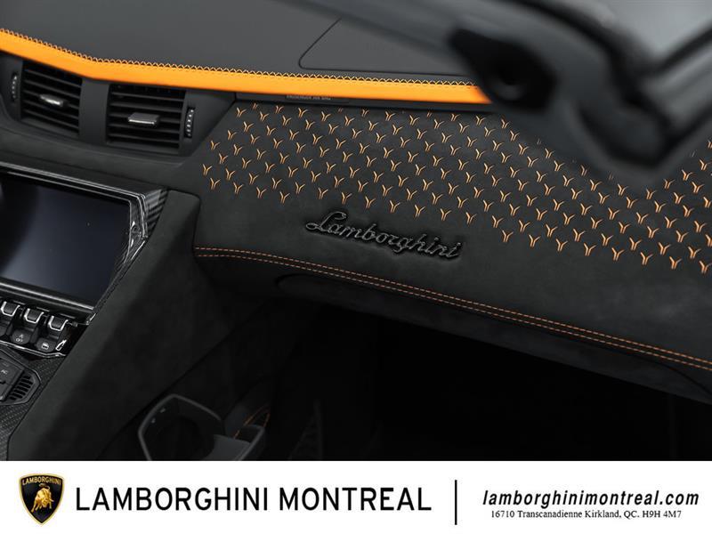 Lamborghini Aventador 38