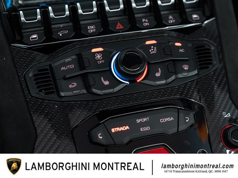 Lamborghini Aventador 41