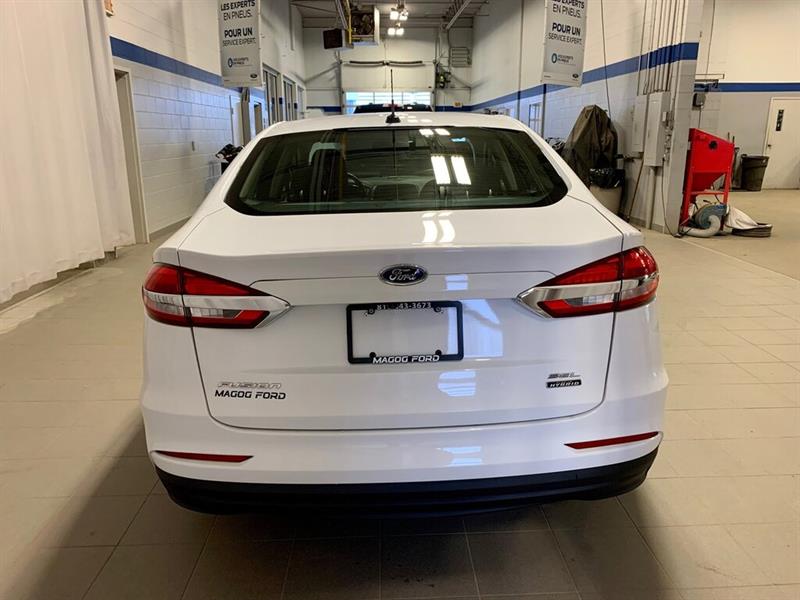 Ford Fusion 4