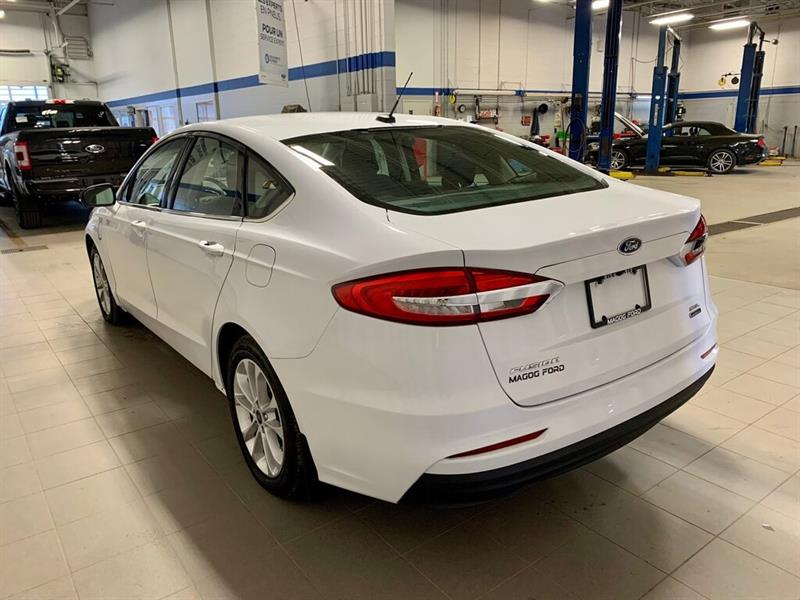 Ford Fusion 6