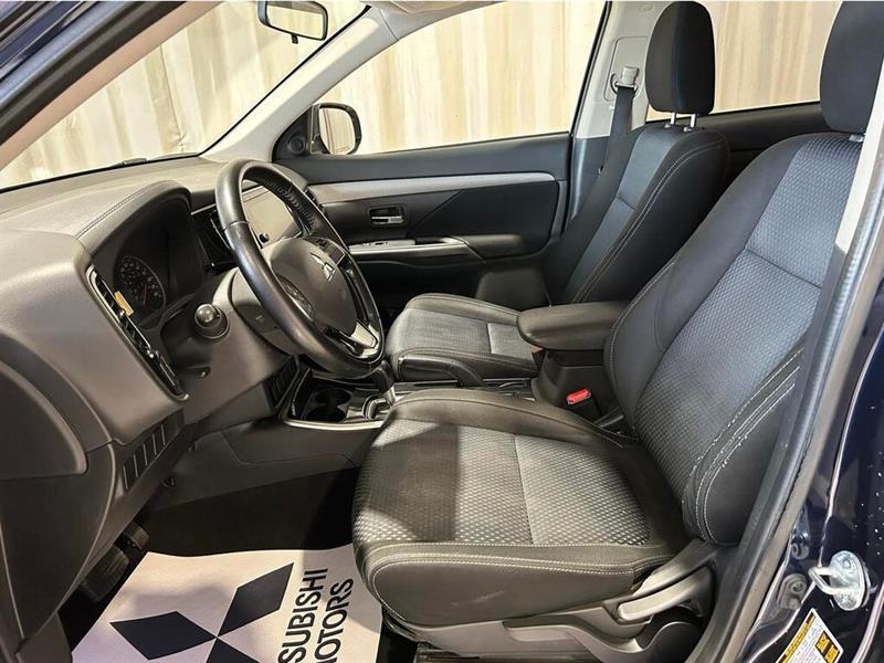Mitsubishi Outlander 11
