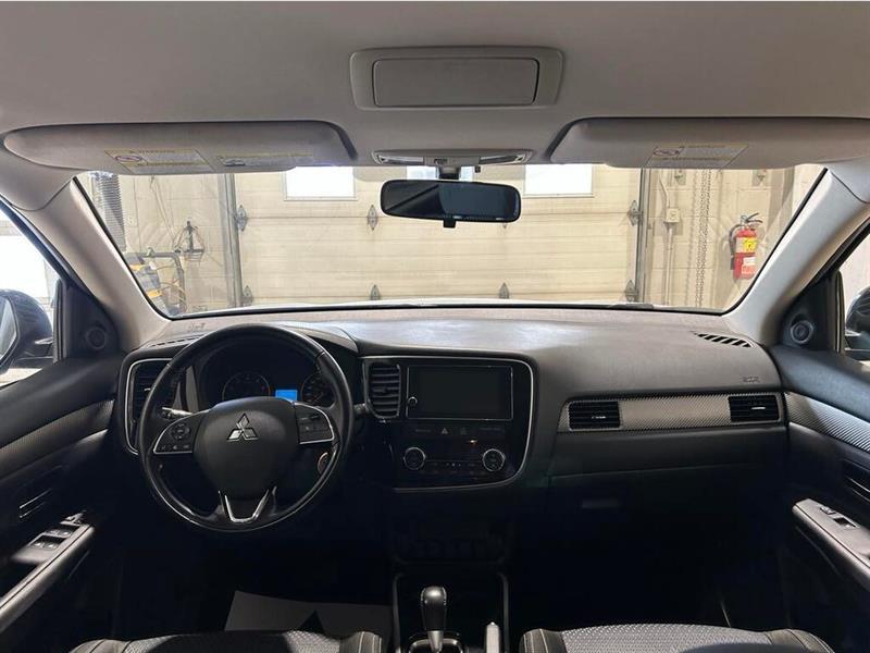 Mitsubishi Outlander 16