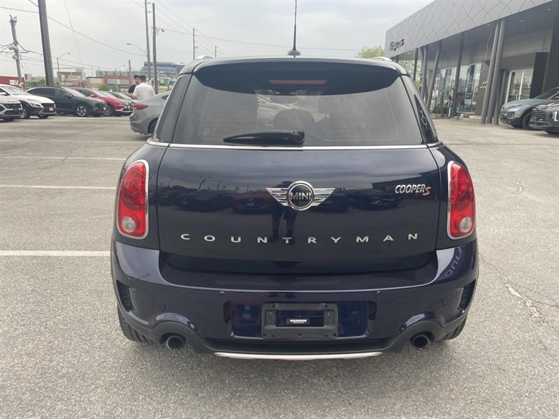 MINI Cooper Countryman 4