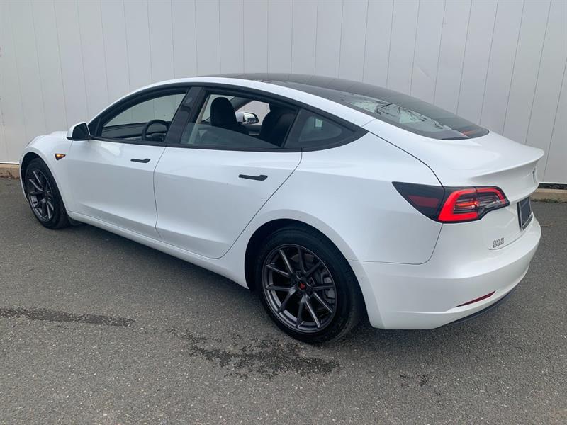 tesla Model 3 2022 - 4