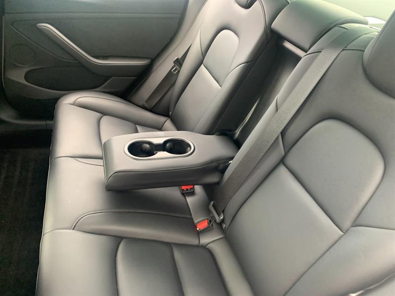 tesla Model 3 2022 - 31