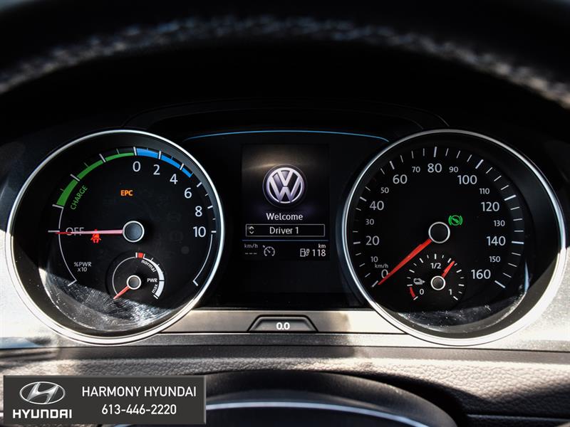 Volkswagen e-Golf 13