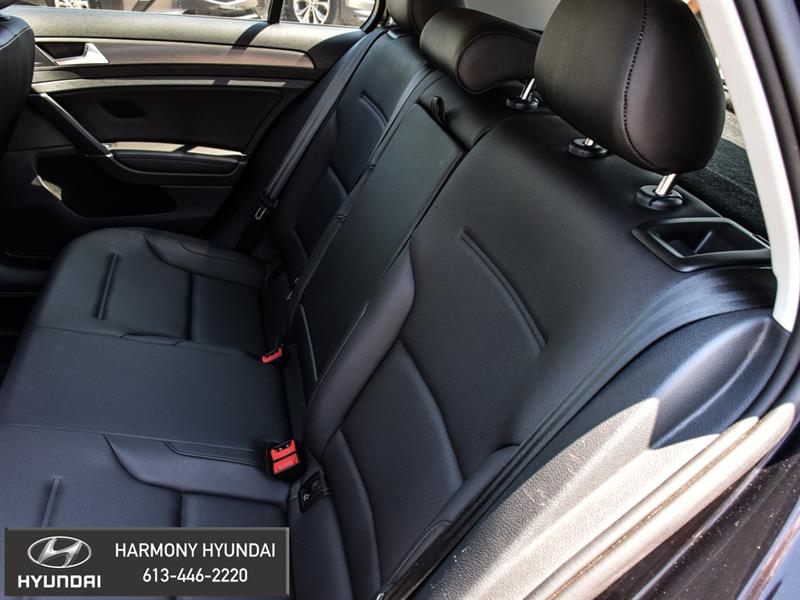 Volkswagen e-Golf 26