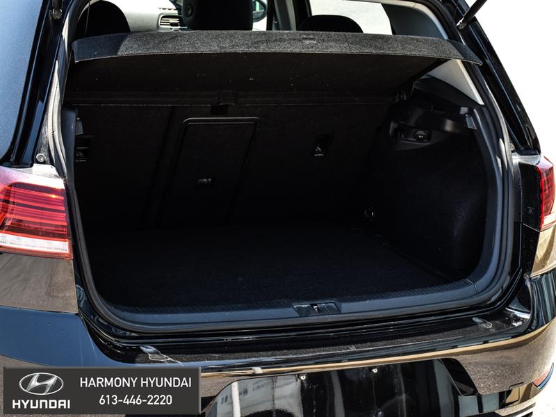 Volkswagen e-Golf 27