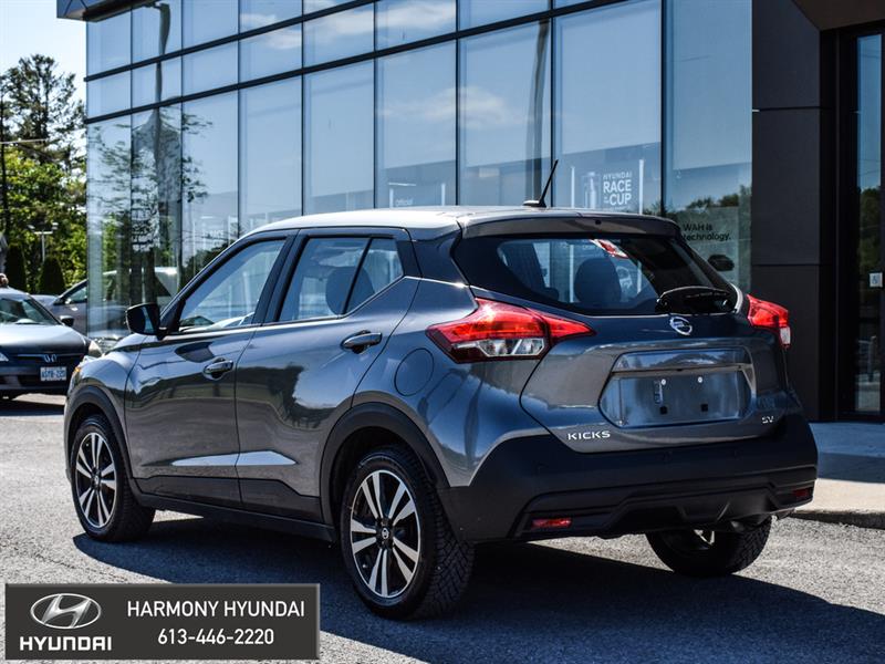 Nissan Kicks 4