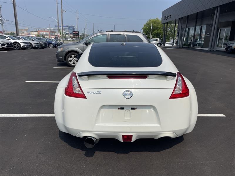 Nissan 370Z 4