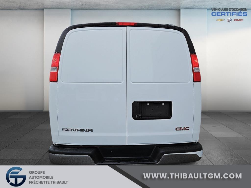 GMC Savana 3