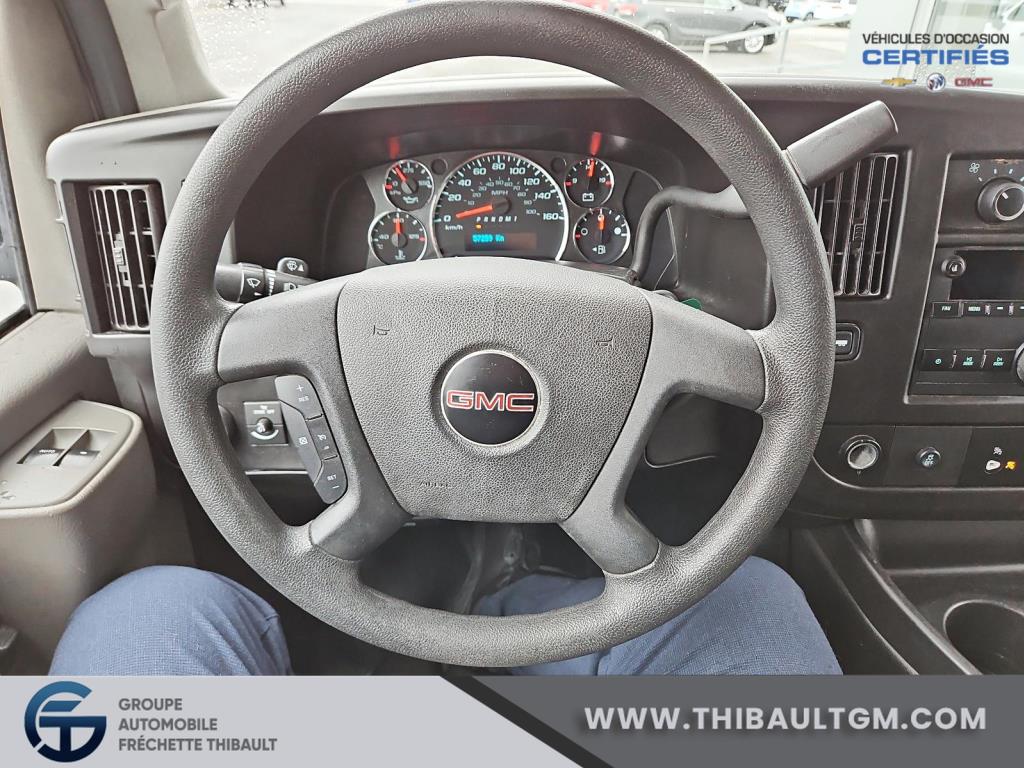 GMC Savana 10