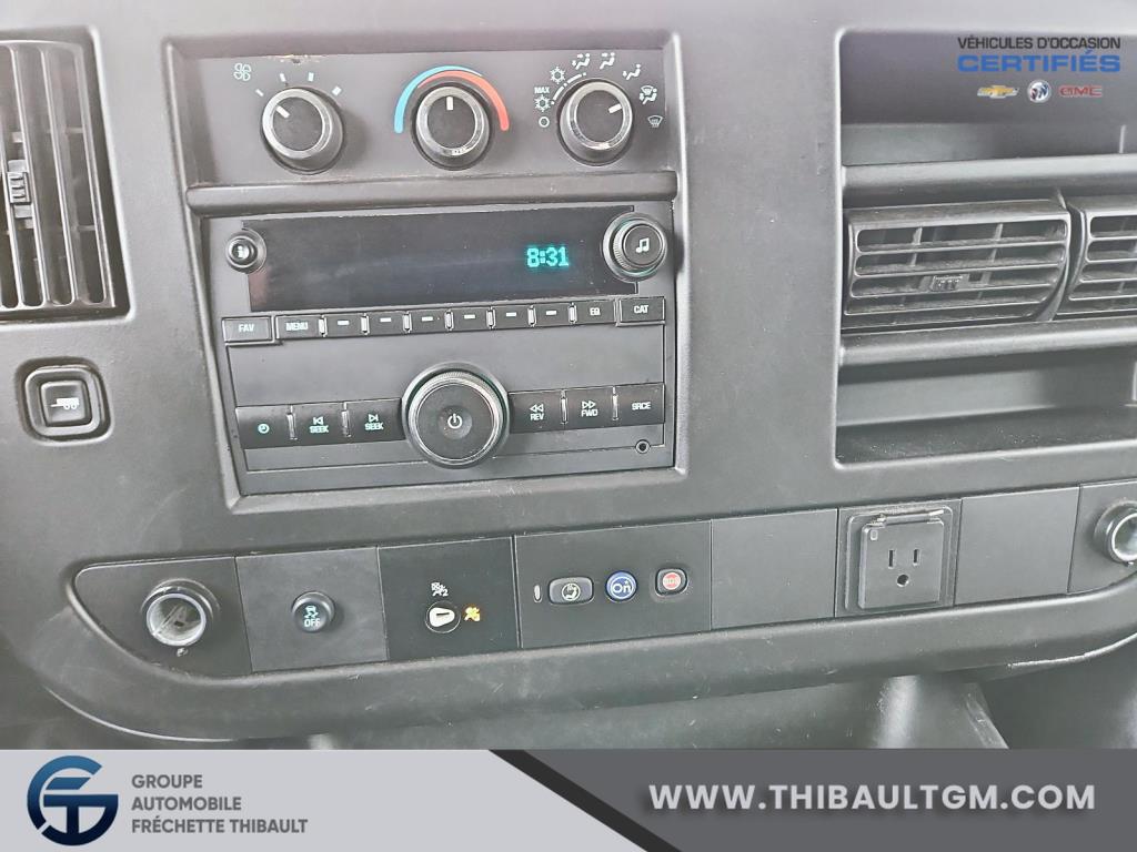 GMC Savana 12