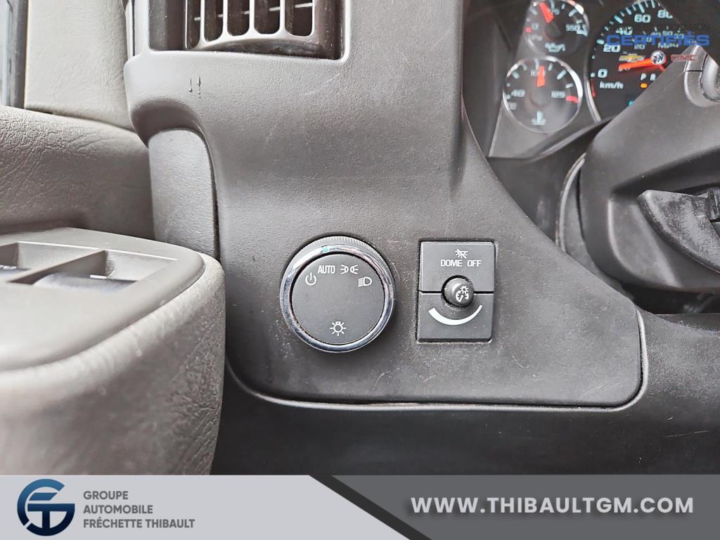 GMC Savana 14