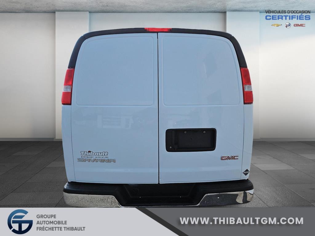 GMC Savana 3