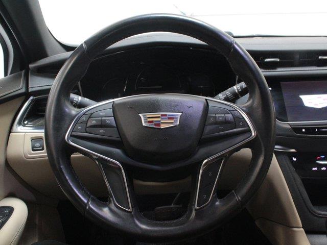 Cadillac XT5 29