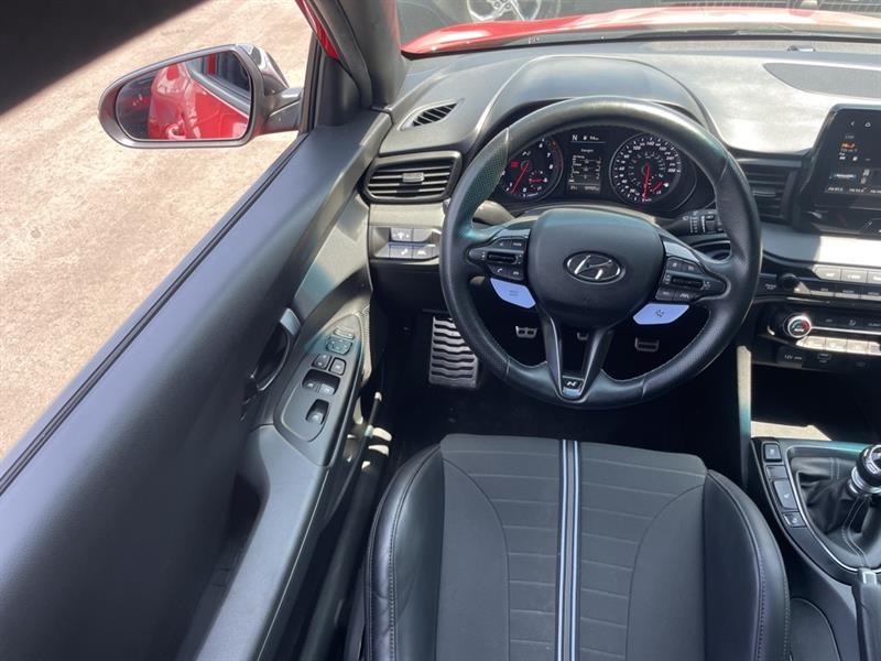 Hyundai Veloster 18