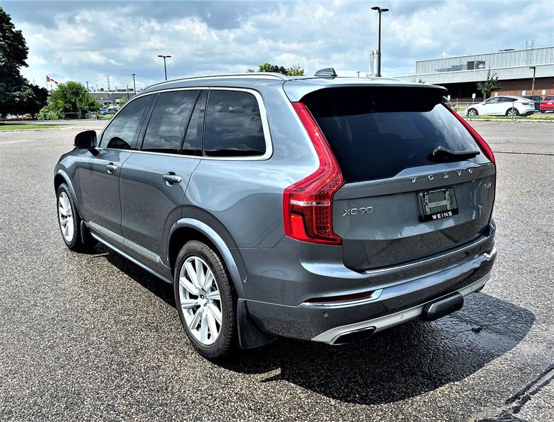 Volvo XC90 4