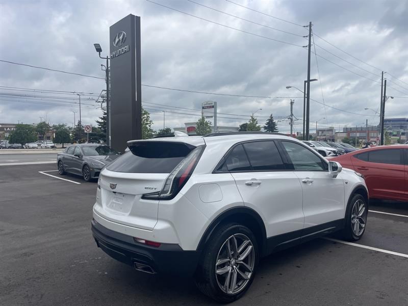 Cadillac XT4 5