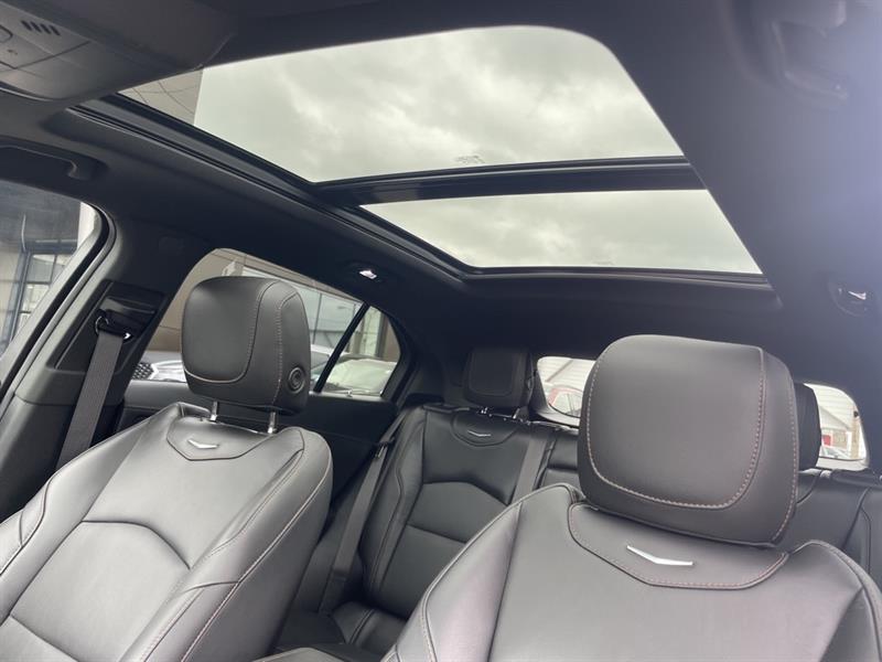 Cadillac XT4 16