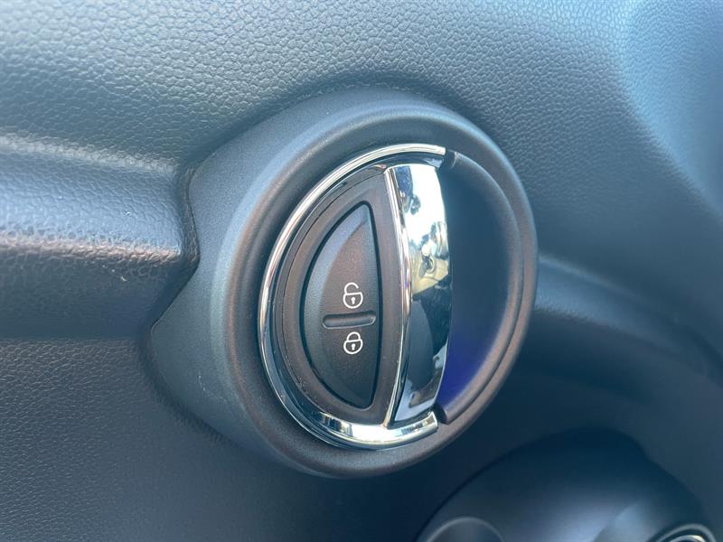 MINI Cooper Convertible 15