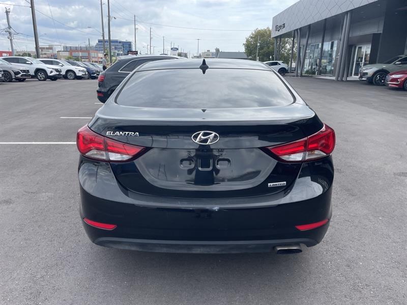 Hyundai Elantra 4