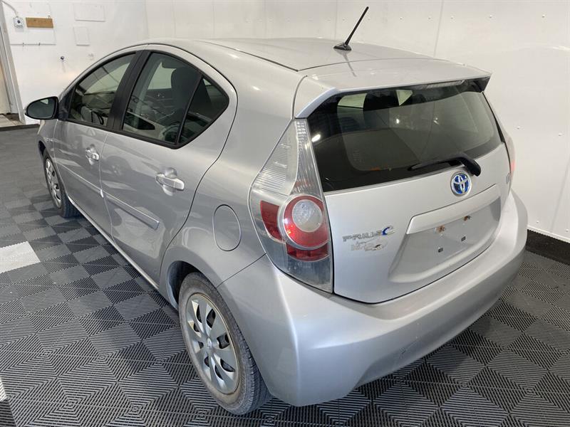 toyota Prius c 2013 - 3