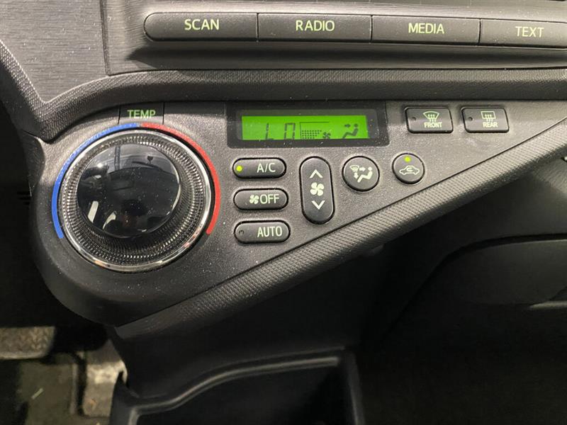 toyota Prius c 2013 - 14