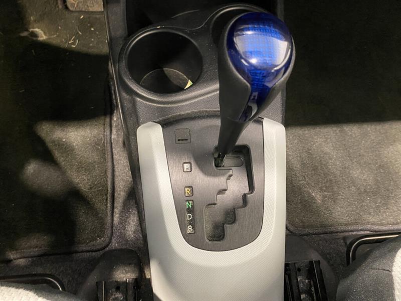 toyota Prius c 2013 - 15