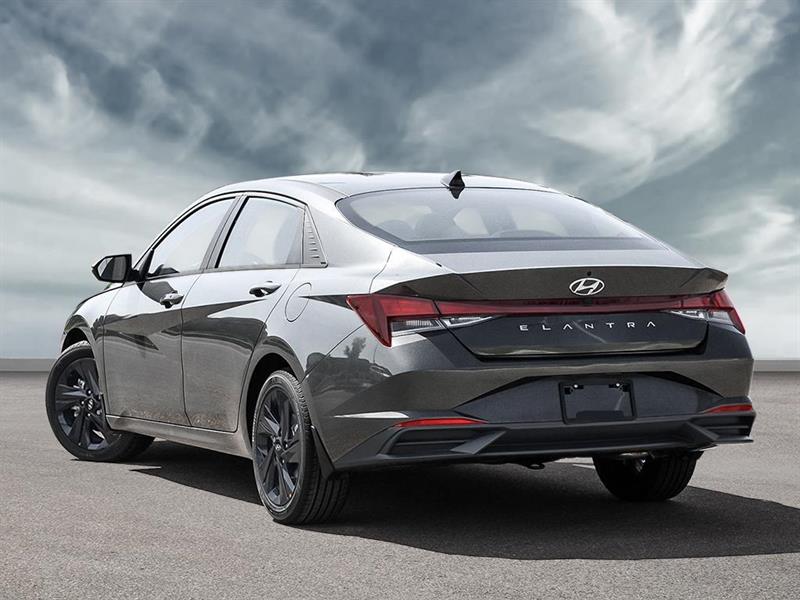 Hyundai Elantra 4