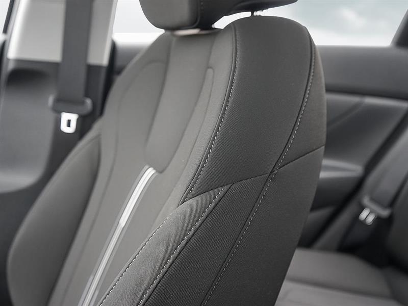 Hyundai Elantra 18