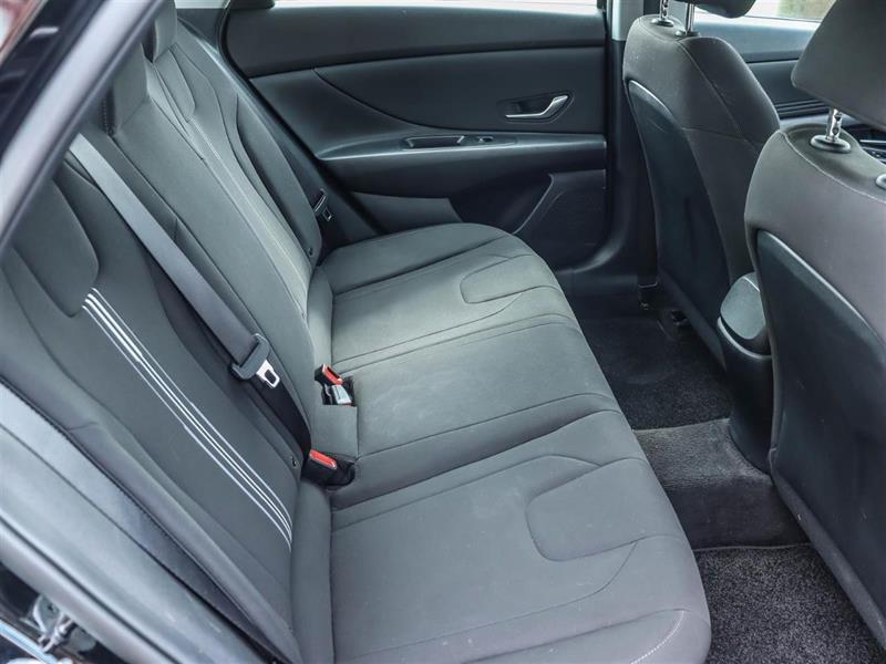 hyundai Elantra 2022 - 16